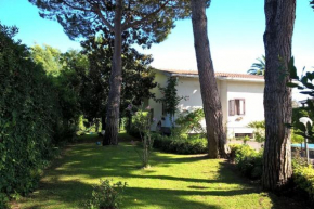 Grande villa a 100 m. dal mare